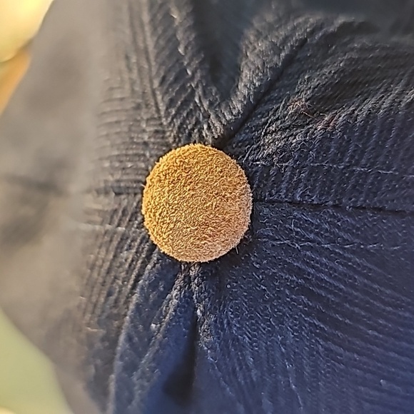 Budweiser hat, navy blue  and tan. 1999 Anheuser Bush. ADJUSTABLE - Picture 9 of 9